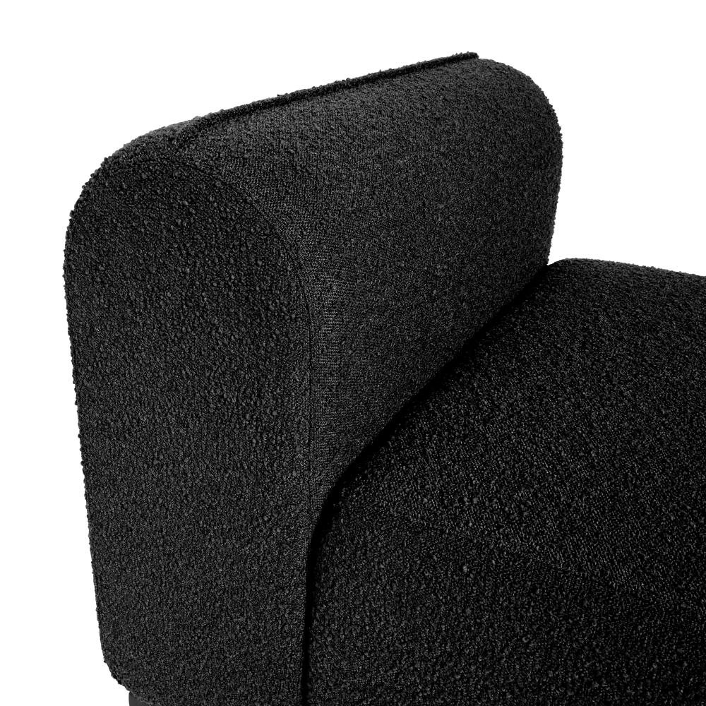 lenny-half-close-up-black