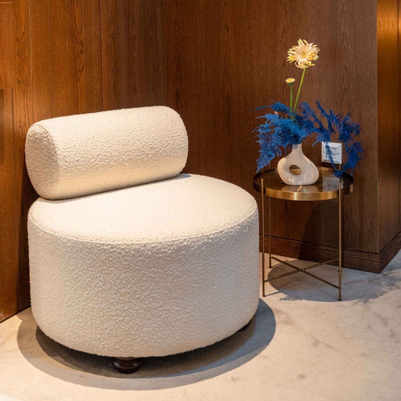 Cleo singel seater white, dalton side table