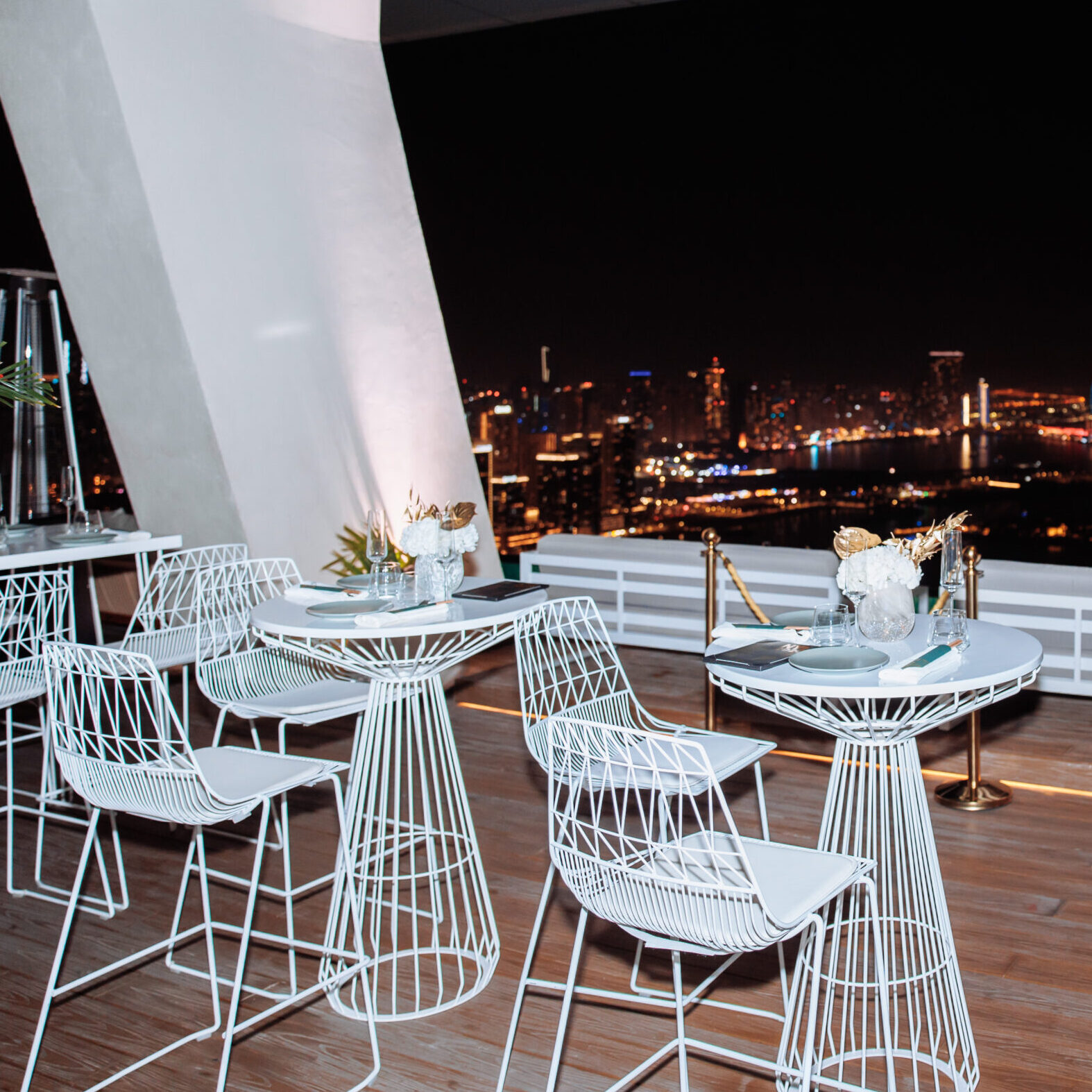 Wireworx-bar-table-white-arrowe-bar-stool-white–scaled-e1750917854699