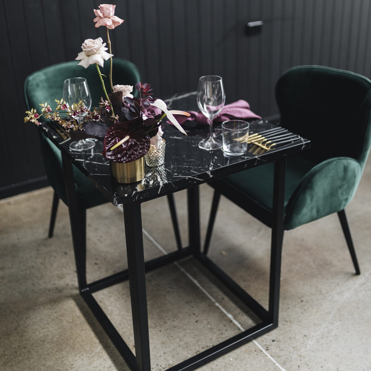 optical-cafe-black-marble-black-Madison–e1758617653992