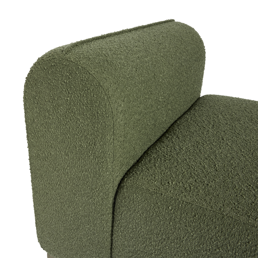 lenny-half-close-up-native