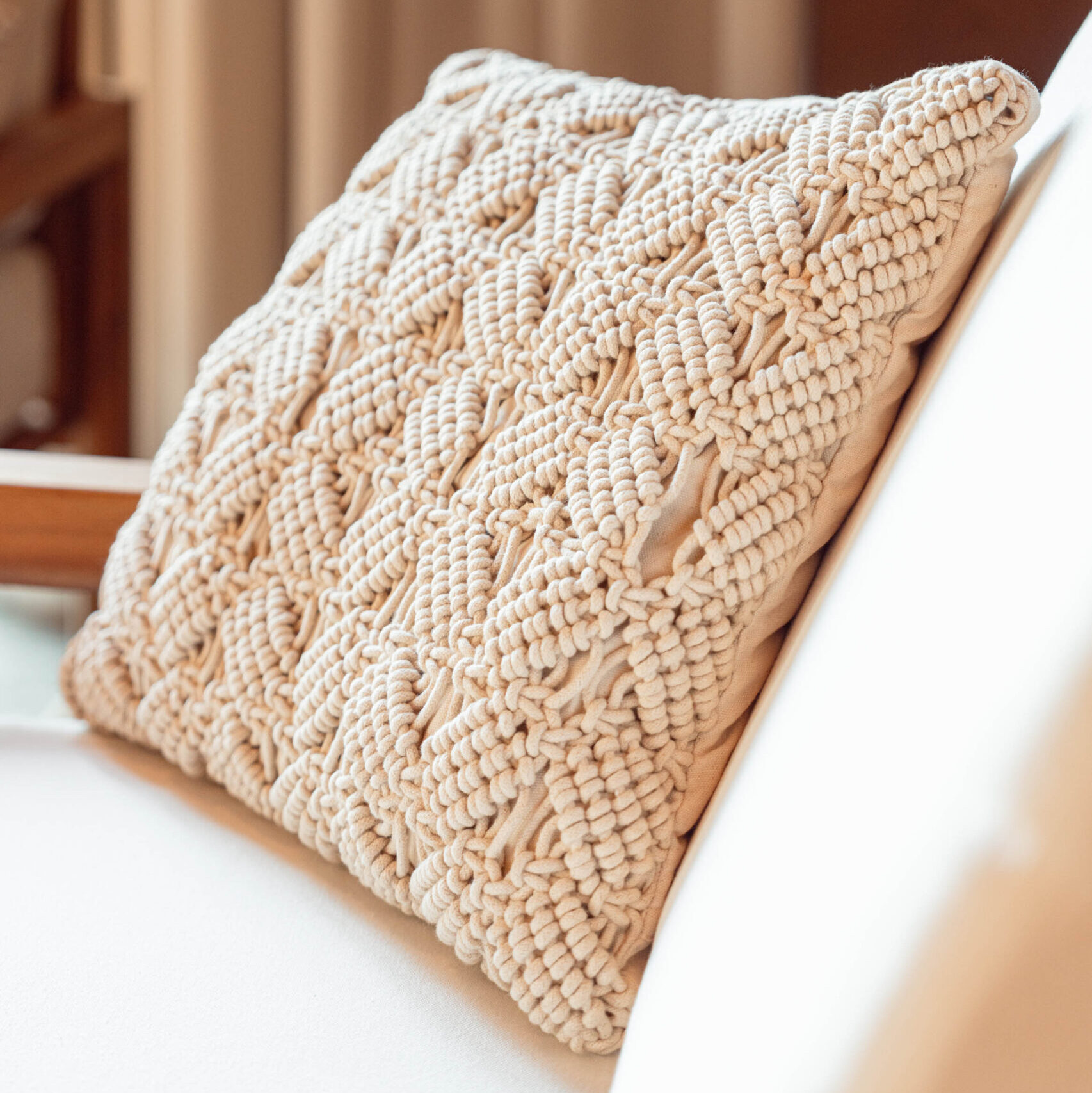 Boho cushion – cross pattern