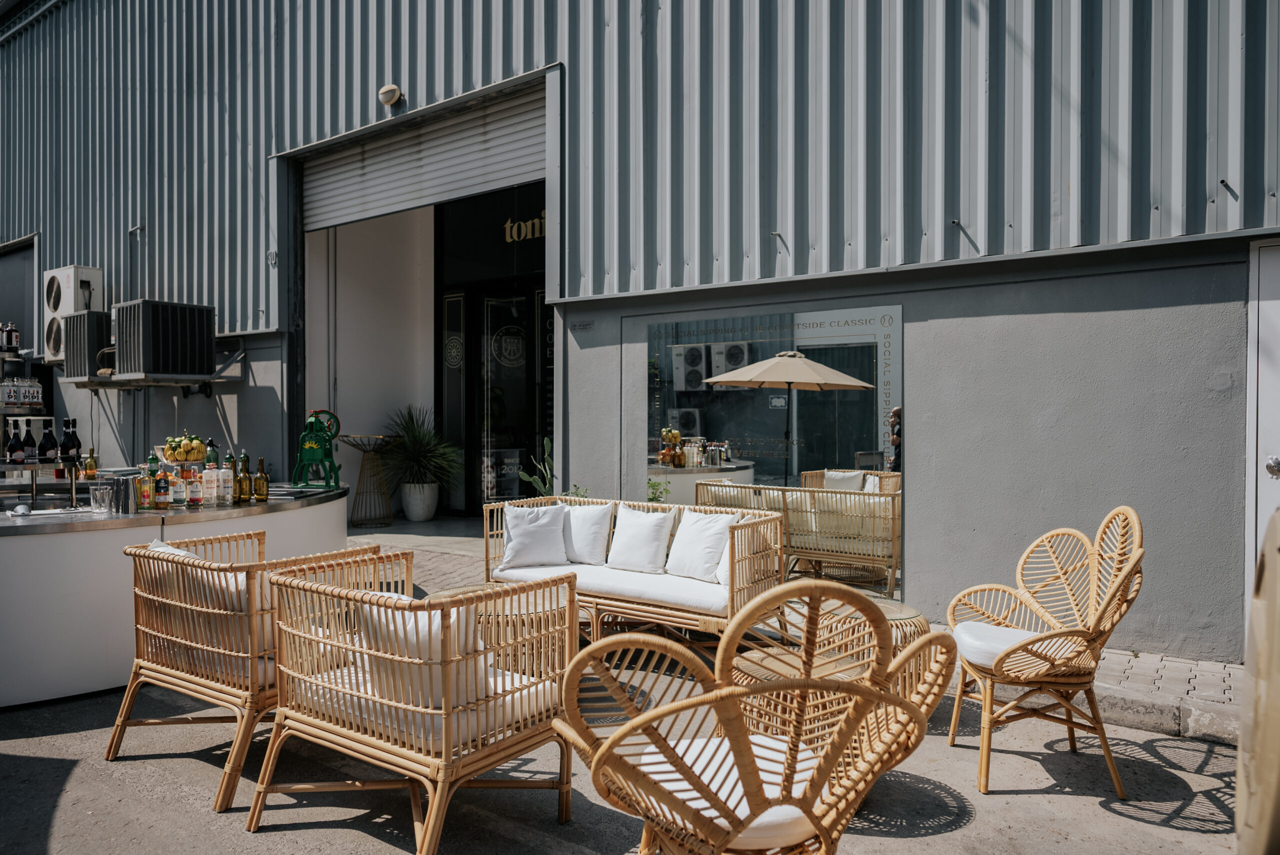 VIlla sofa, armchair, butterfly chair and coffee table natural